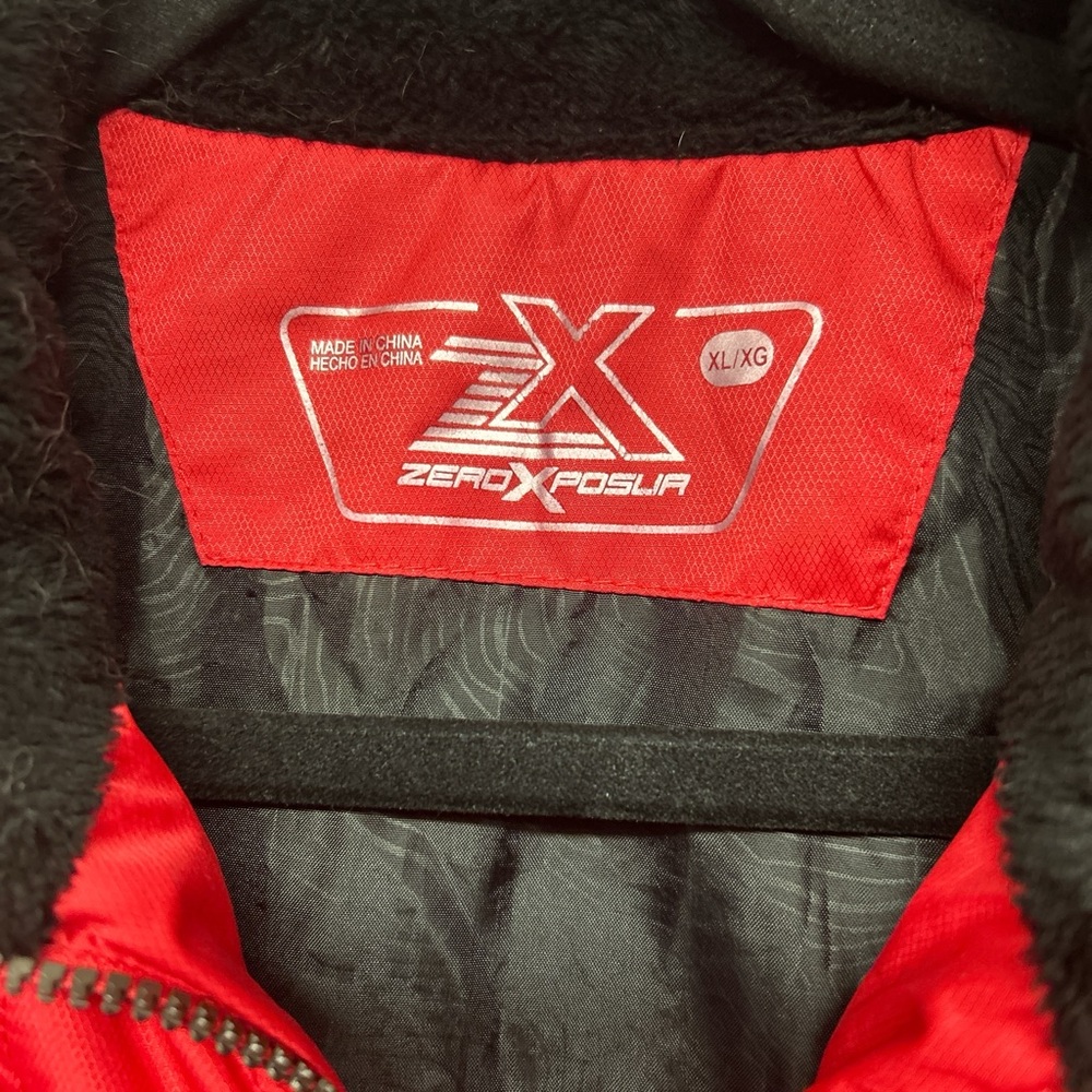 ZeroXposur Women's Red Quilted Puffer Jacket - Picture 2 of 3